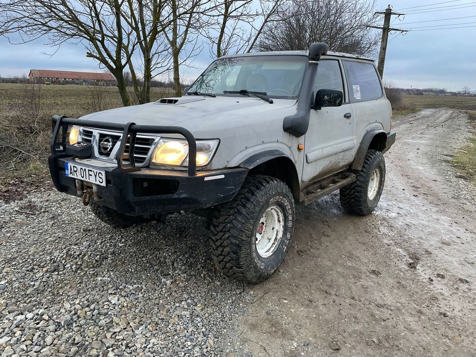 Nissan Patrol Y61 Scurt 3.0 TDDI An 2004 Pret 11800 Euro