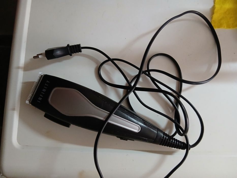 Машинка для стрижки волос и бороды.ы