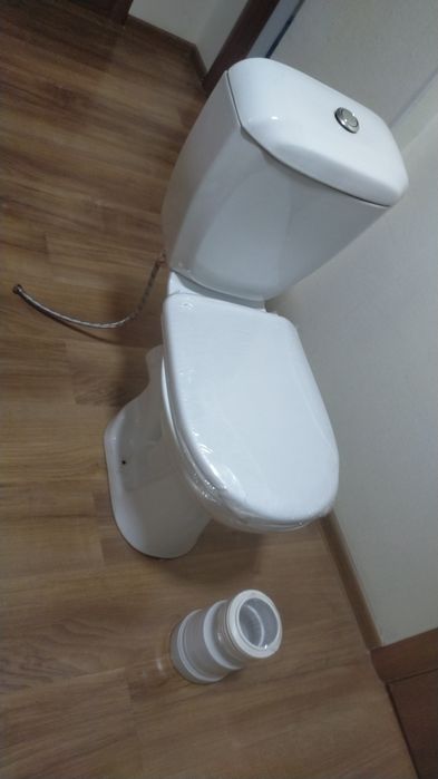 Продам унитаз в хорошо состояни.