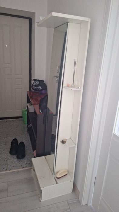 Зеркало и полка для обуви