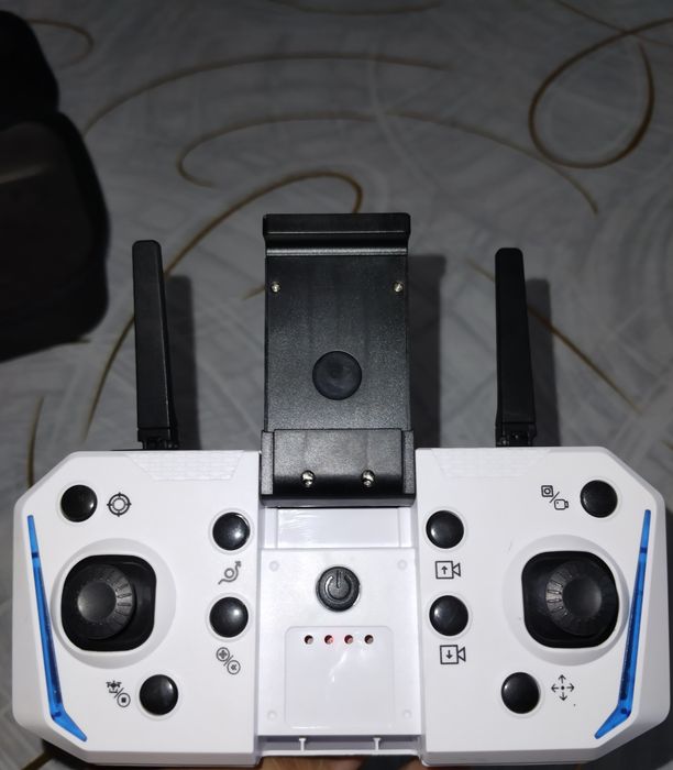 Dron квадрокоптер