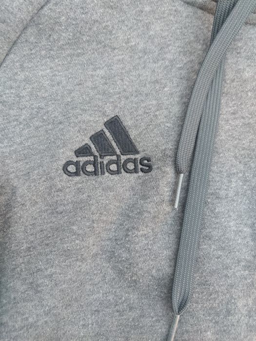 Продавам свичър унисекс тъмно сив