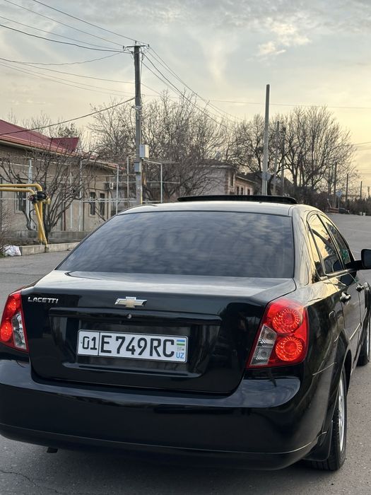 Lacetti gentra sotiladi