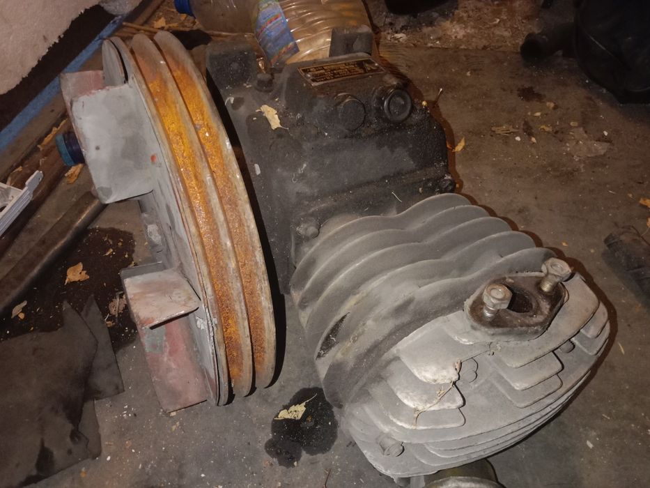 Продам компрессор