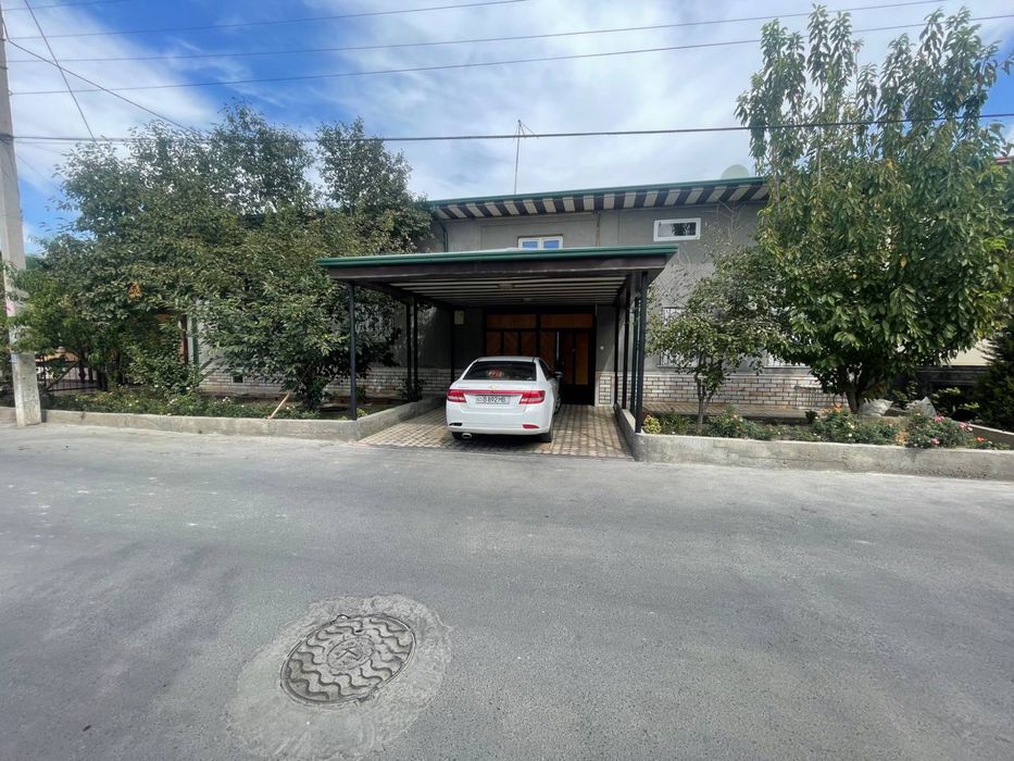 Uy srochna sotiladi 5sotix tayyor uy