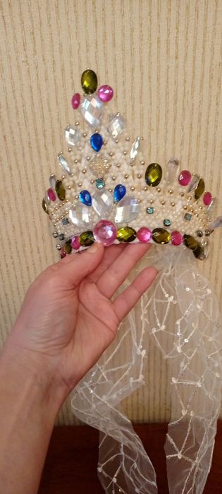 Корона ручной работы