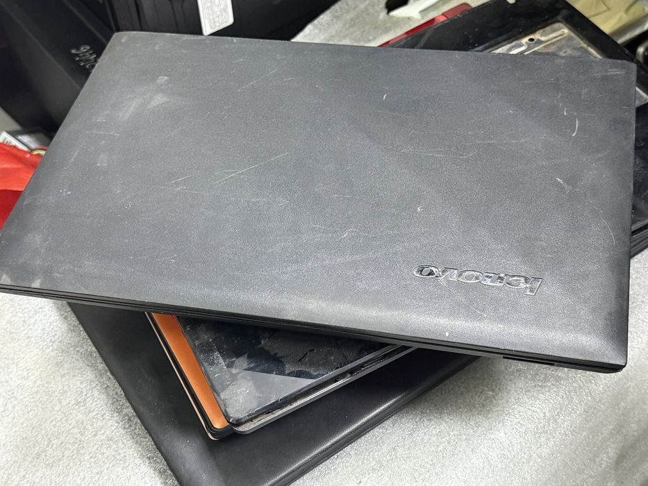 Корпус ноутбука Lenovo b570!