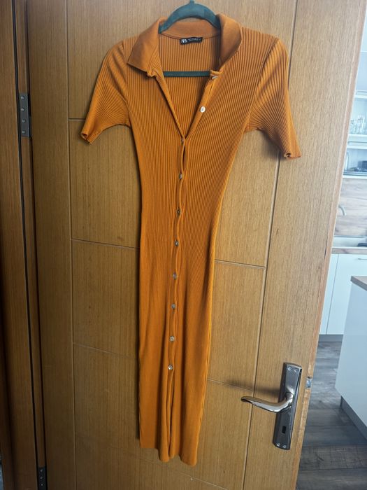 Оранжева рокля с копчета ZARA