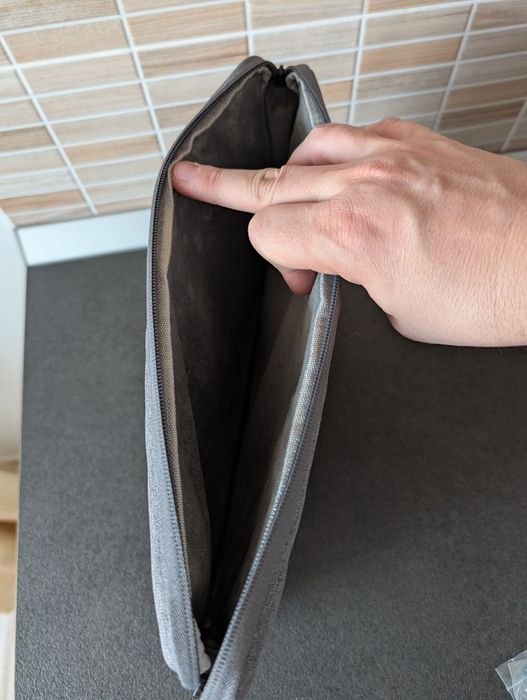 Husa laptop Macbook și mouse bluetooth