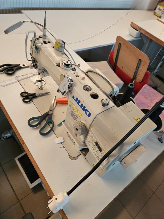 Masini de cusut liniare, speciale, prese termocolat, mese calcat etc.