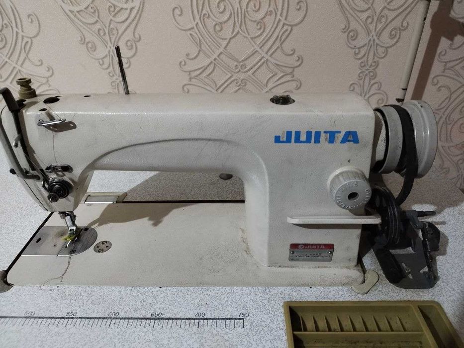 Срочно продается швейная машинка Б/У в рабочем состоянии