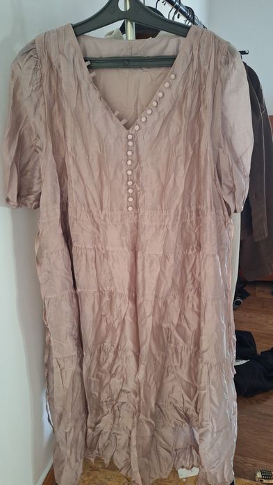 Продаю женские платья