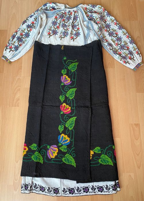 Costum tradiționala ( ie, zăvelcă)
