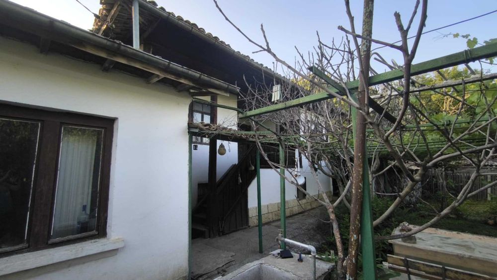 Продава се Къща в с. Кардам, Област Търговище - 100 кв.м за 291 €/кв.м - Снимка #2