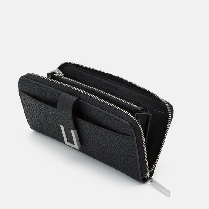 Оригинално клъч портмоне Calvin Klein K60K610487