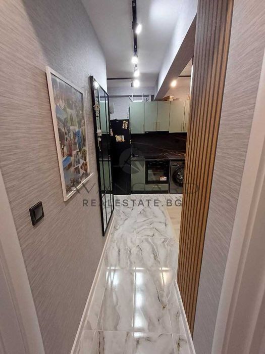 Продава се Тристаен апартамент в Пловдив, Кършияка - 65 кв.м за 3060 €/кв.м - Снимка #11