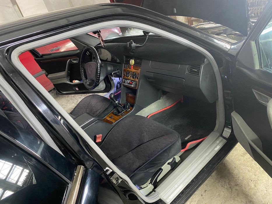 Продам машину срочно торг