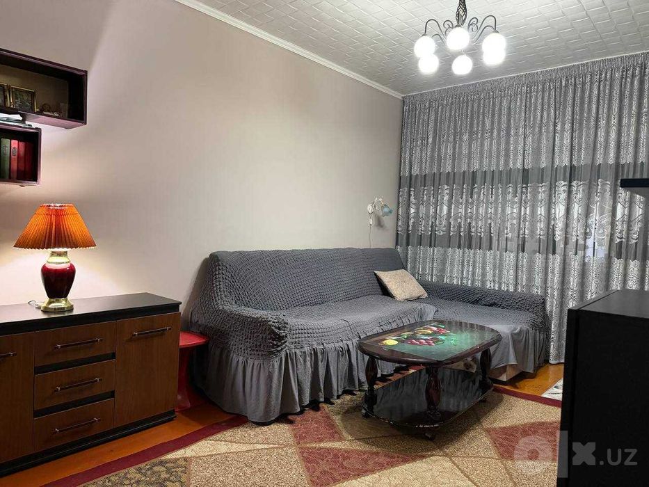 Продам 2в3-х комнатную Авиасозлар-4.Корзинка.Можно под нежилое 2в3/1/4