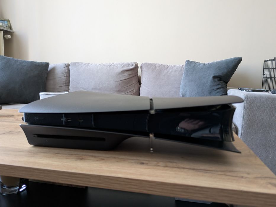 Playstation 5 slim disk 1 TB black bundle