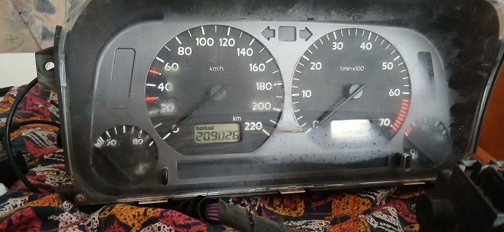 Гольф 3 ,венто щитки приборовл