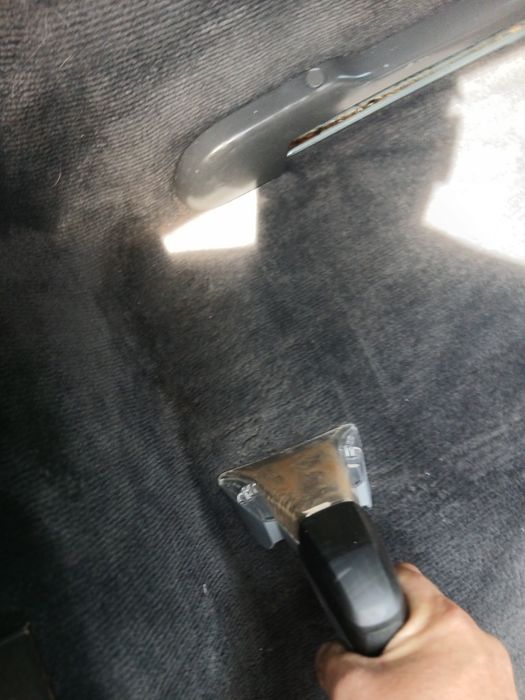 Curatat tapiteri auto
