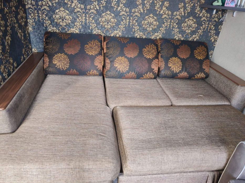 Продам угловой диван БУ