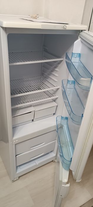 Холодильник бирюса