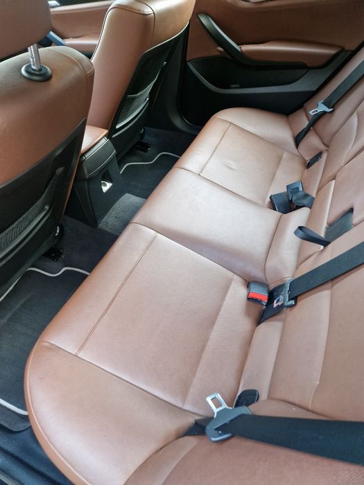 Curățare igienizare interioare auto canapele colțare saltele fotolii