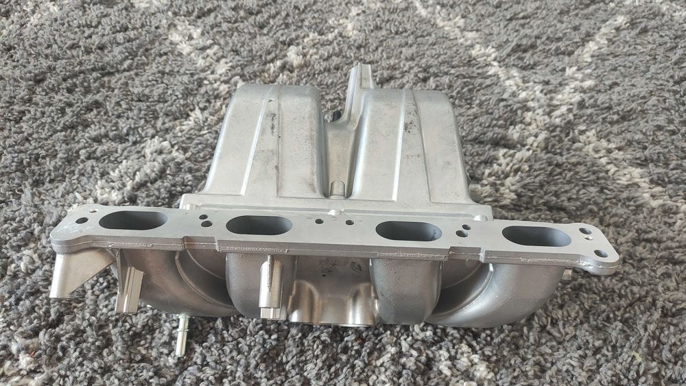 Всмукателен колектор Pierburg