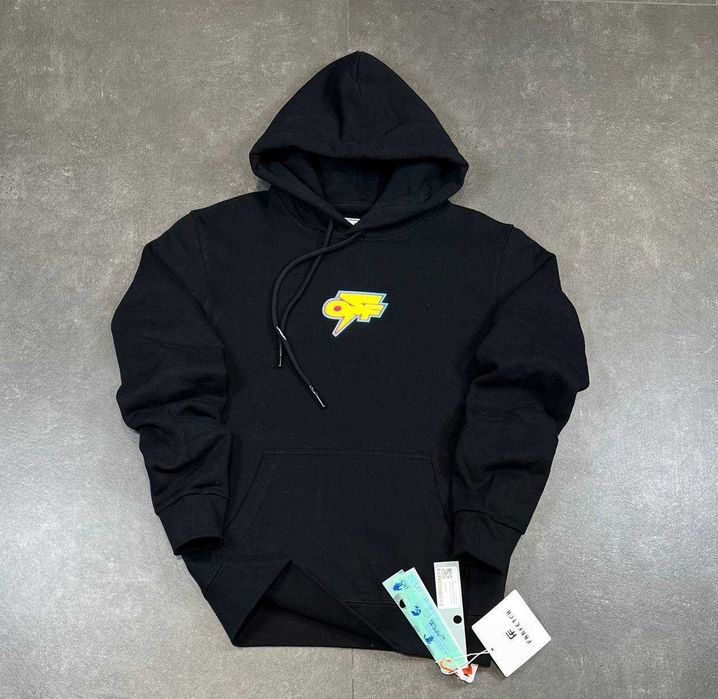 Мъжка горница суитчър в черно OFF WHITE нова с етикети.