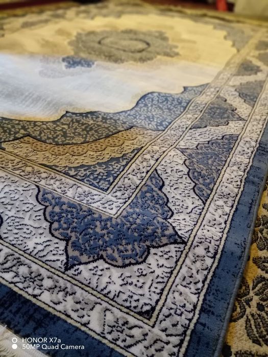 Ковёр новый чистый