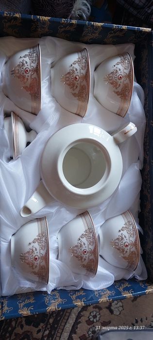 Чайный сервиз со стразами