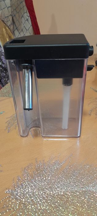 Кана (графа)за мляко и капучино за кафемашини Delonghi  Lattisima .