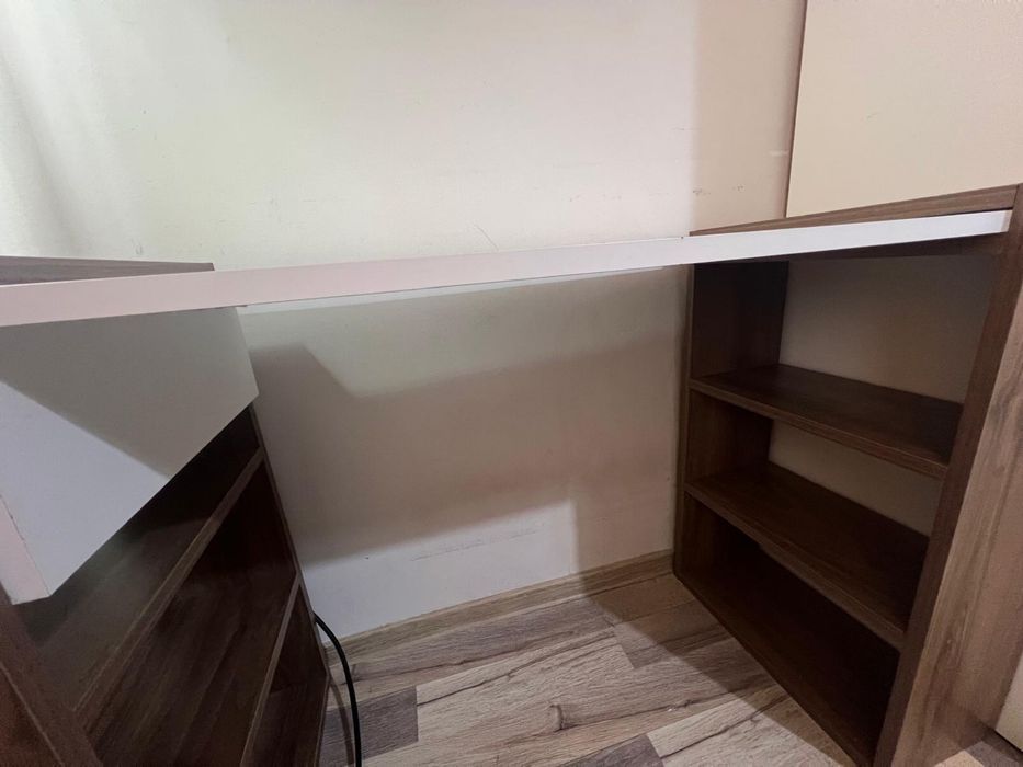 Vand birou modern alb si maro