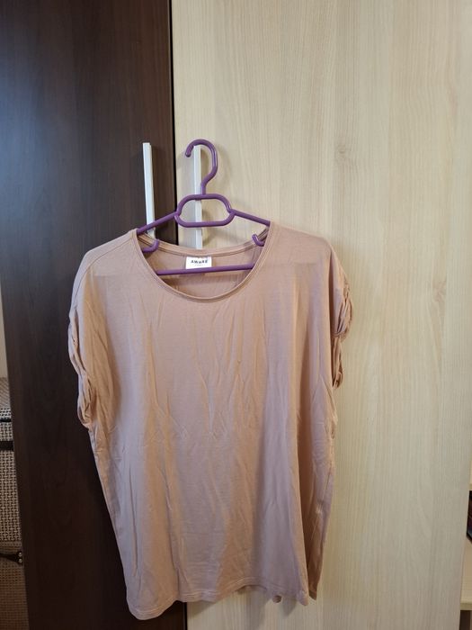 Lot tricouri/ Fusta dama, transport gratuit