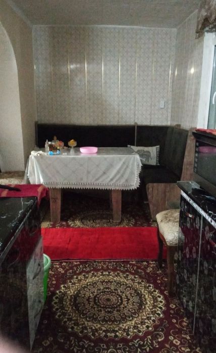 dom 1 etaj 2 xonalik qilingan suv xojatxona bor