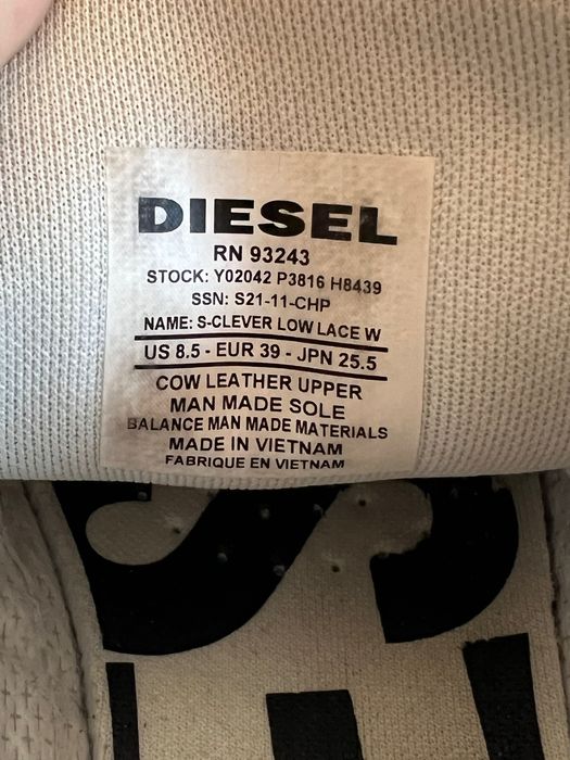 Tenisi Diesel albi