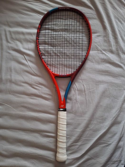 Racheta Yonex Vcore 95