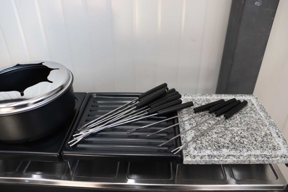 Livoo - Машина за раклет/фондю за 12 души - 5 в 1, мощност 1650 W