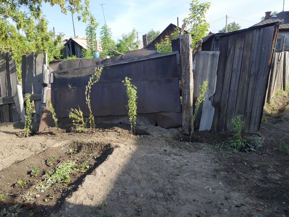 Продам участок с домом в центре