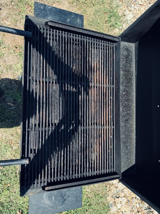 Продавам барбекю