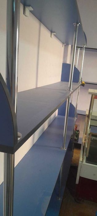 Витрины и полки для магазинов. polka