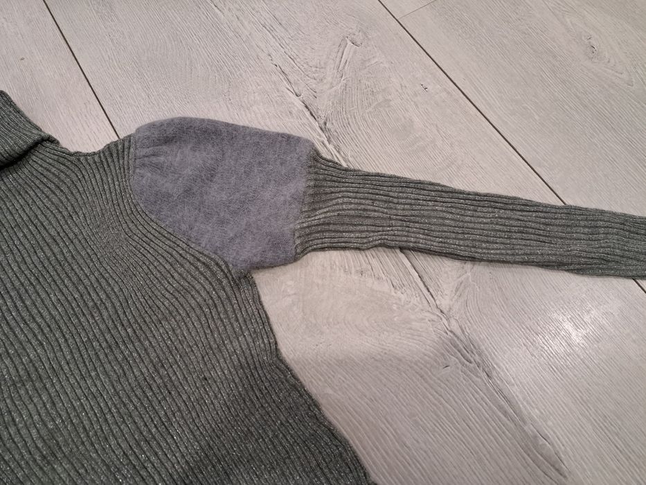 Пуловер с ефектни рамене р-р С