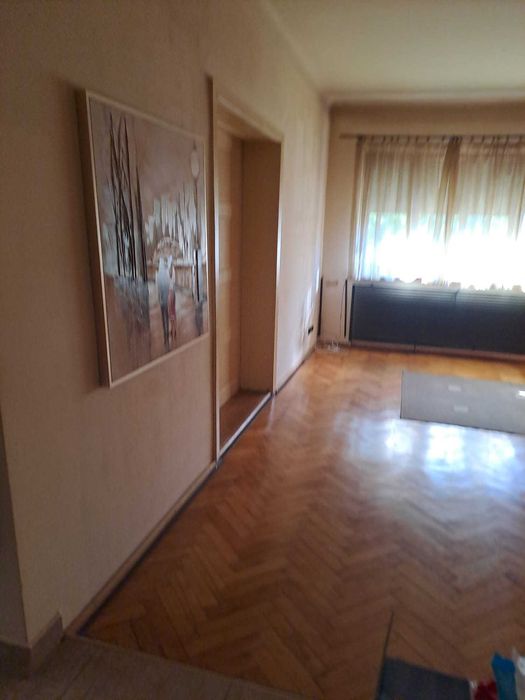 Inchiriez apartament 2 camere semidecomandate 70 mp, la casa cu 4 apartamente  si curte