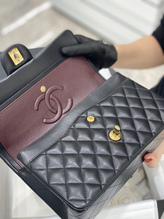 Chanel Classic 11.12 Medium 25 см – Черна