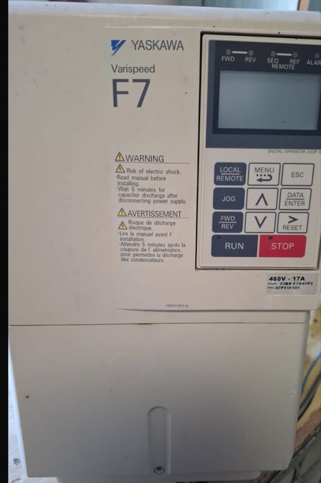 Convertizor de frecventa trifazat. Yaskawa f7