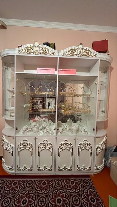 Сәнді витрина-стенка сатылады