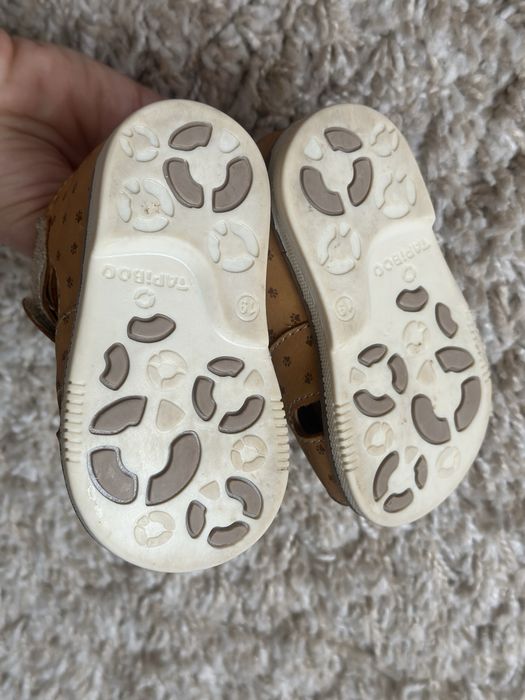 Продам детскую обувь