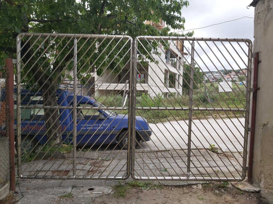 Порти,Огради,Врати