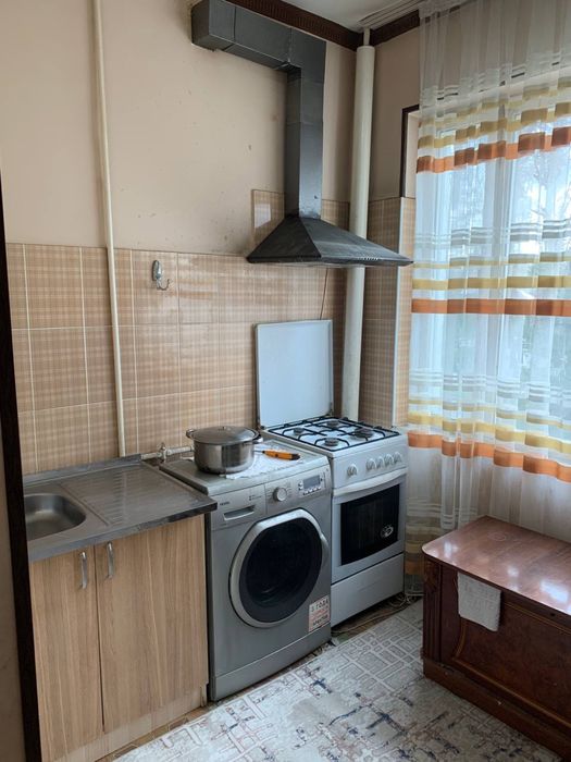 Bez makler G’alaba bog’ini oldida uy